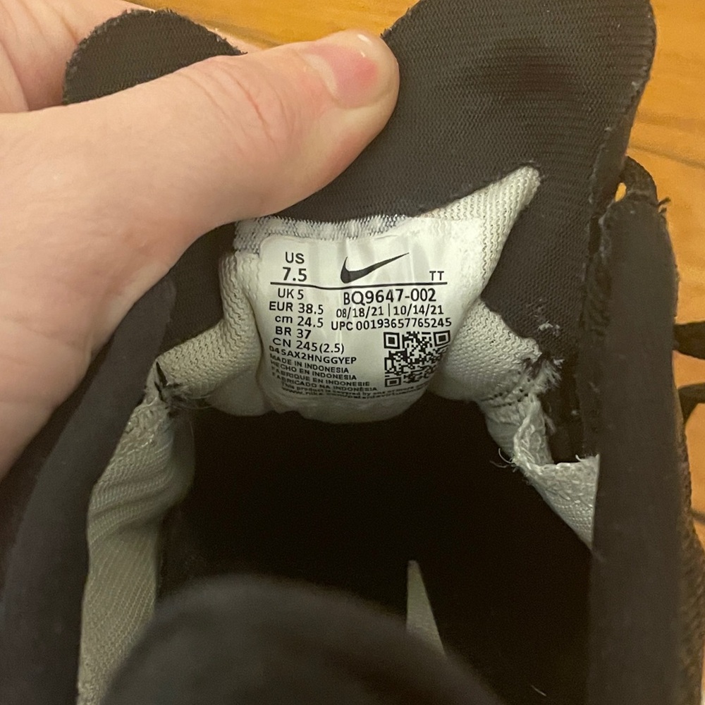 Nike Zoom Pegasus 37 Women’s 7.5 Black/White Sneakers - Picture 5 of 7